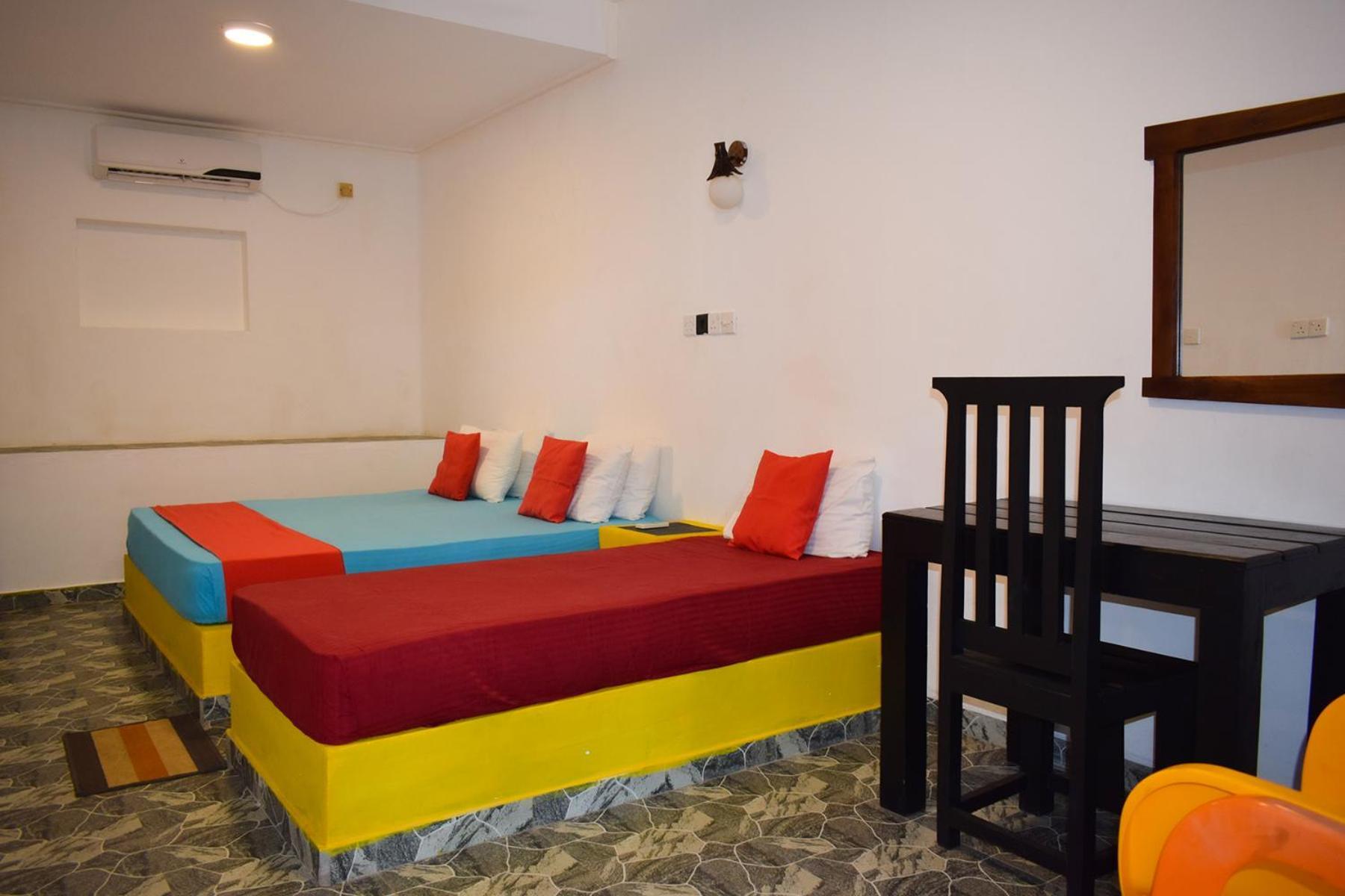Golden Beach Cottages Trincomalee Exterior foto