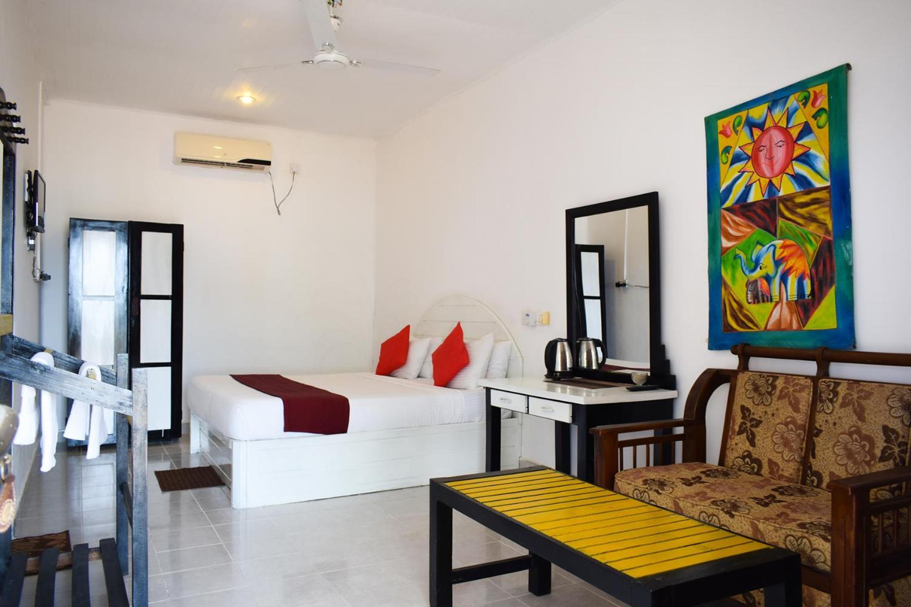 Golden Beach Cottages Trincomalee Exterior foto